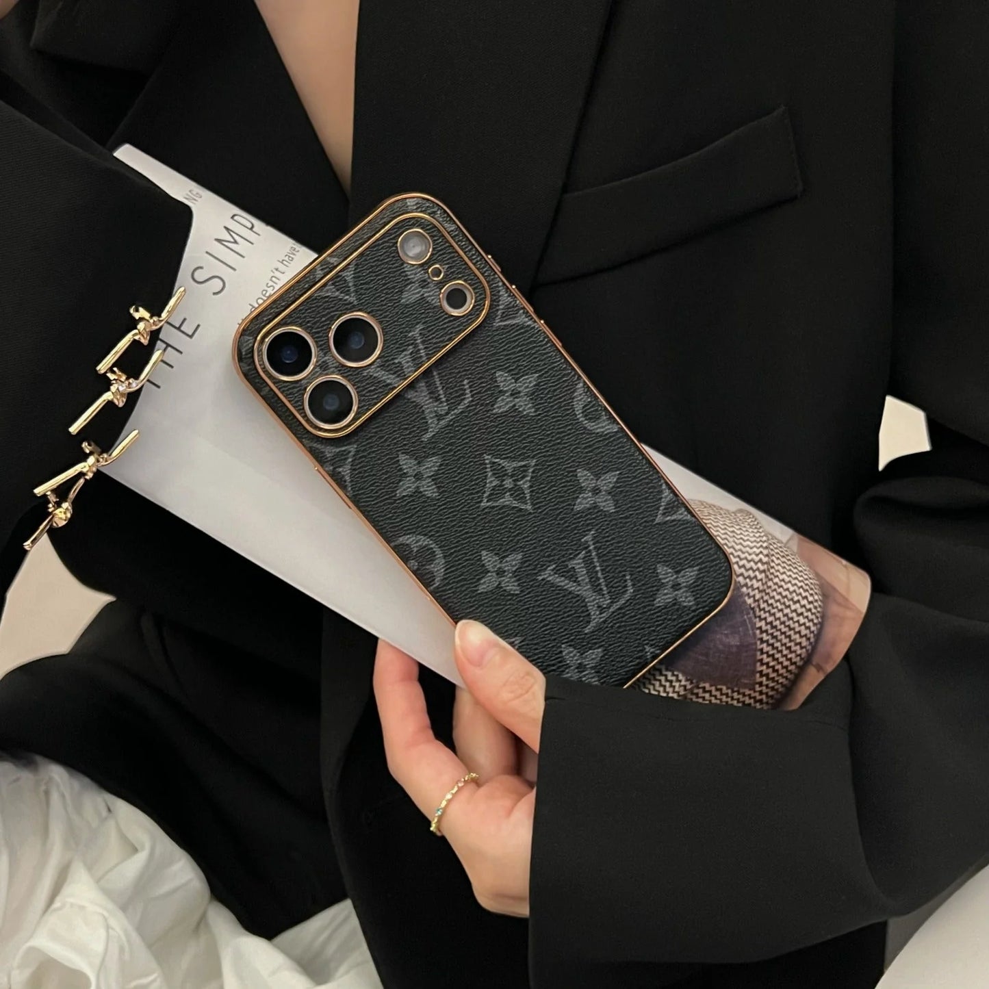 Funda de lujo - Estilo LV con protección de cámaras